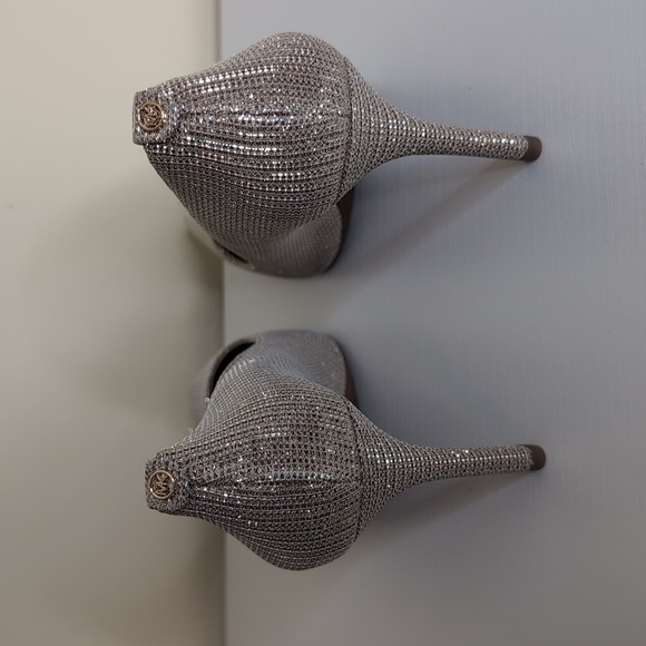 Michael Kors 7.5 Alina Flex Pump Pale Gold Glitter Chain Mesh Heels, NEW - Picture 6 of 11